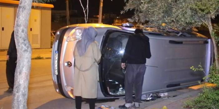 Uşak'ta minibüs ile hafif ticari aracın çarpıştığı kazada karı koca yaralandı