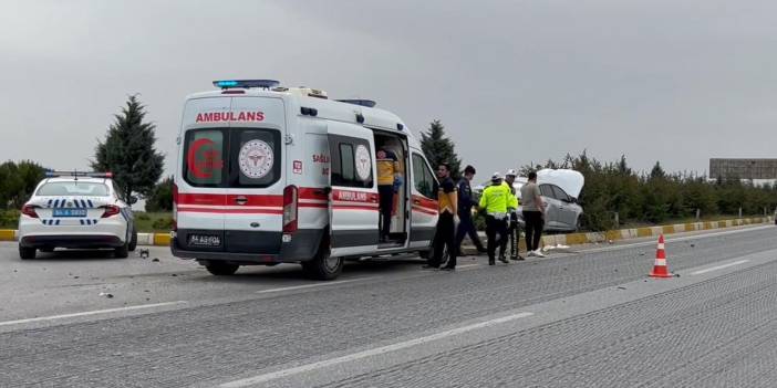Uşak'ta iki otomobil çarpıştı! 1'i çocuk 5 kişi yaralandı