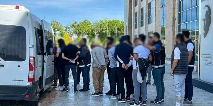 Uşak merkezli uyuşturucu operasyonunda yakalanan 12 şüpheli tutuklandı