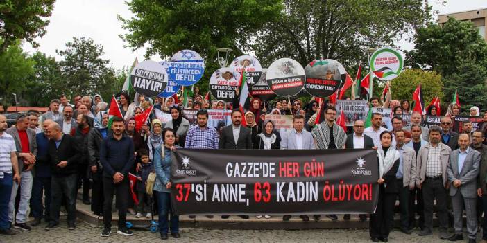 Uşak'ta AK Parti'li kadınlar Gazzeli anneler için toplandı