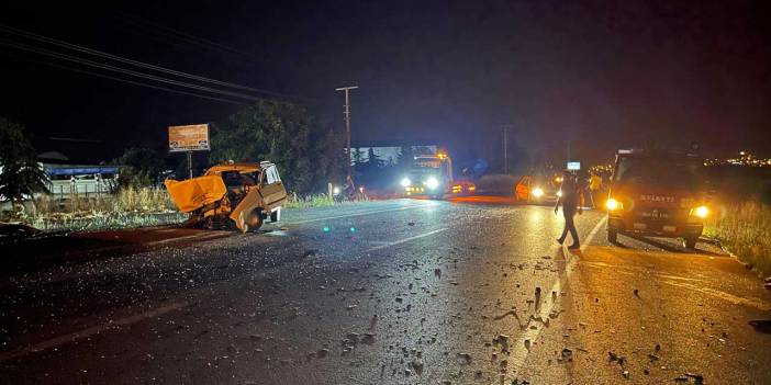 Uşak'ta korkunç kaza! 2'si ağır 6 kişi yaralandı
