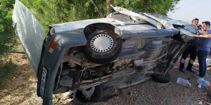 Uşak'ta kamyonla otomobil çarpıştı! Zabıt katibi öldü