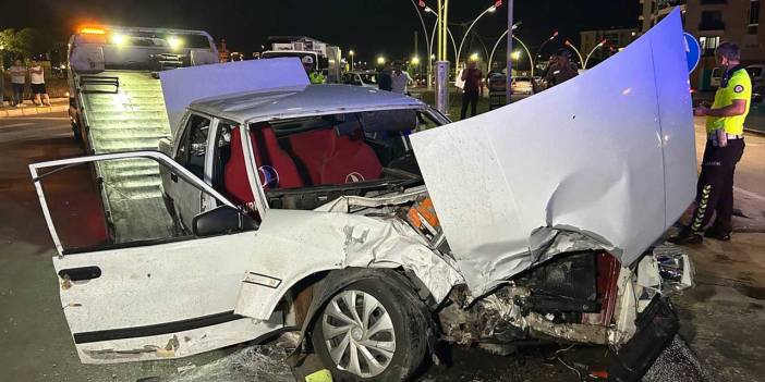 Uşak'ta trafik kazası, 2'si çocuk 6 kişi yaralandı
