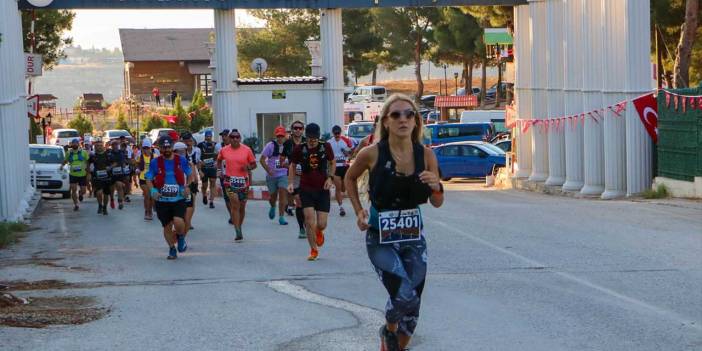 Kanyon Ulubey Ultra Trail Koşusu 13 ülkeden 348 sporcunun katılımıyla yapıldı
