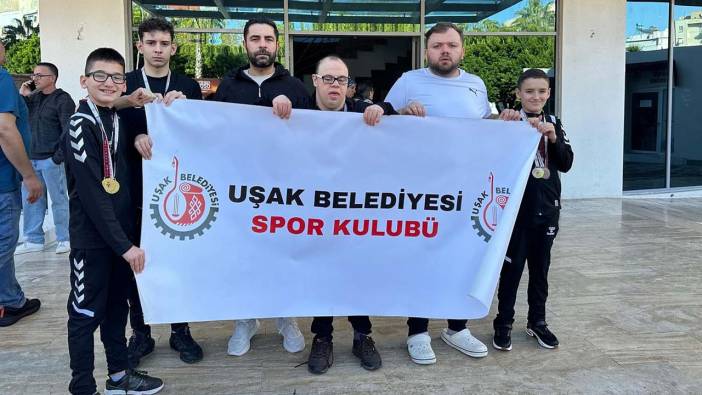Uşak Belediyesi’nin özel sporcularından madalya yağmuru