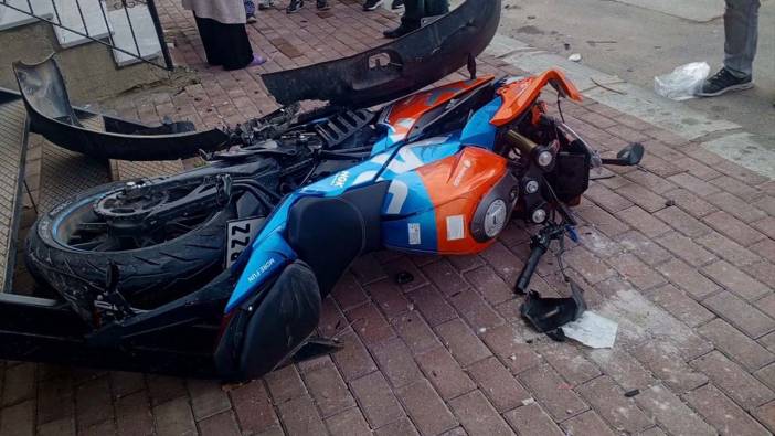 Uşak'ta minibüsle çarpışan motosikletin 26 yaşındaki sürücüsü öldü