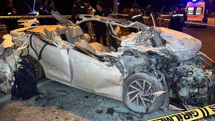 Uşak'ta otomobil tıra arkadan çarptı! Sürücü Hakkı Şahin öldü