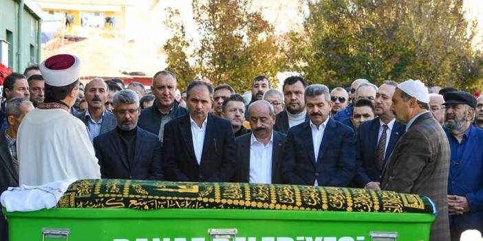 Zafer Arpacı'nın annesi son yolculuğuna uğurlandı
