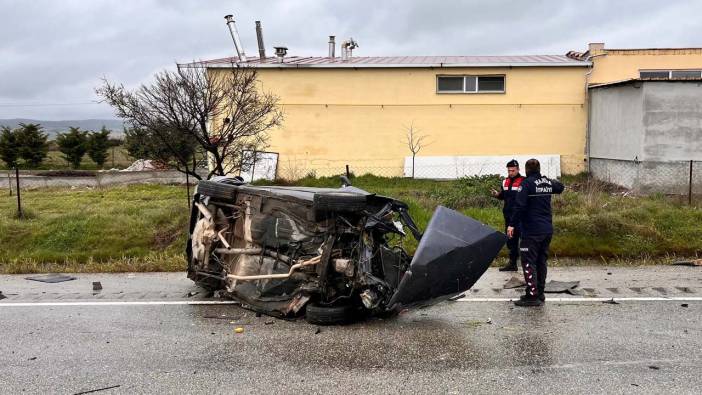İzmir-Uşak kara yolunda feci kaza, sürücü öldü