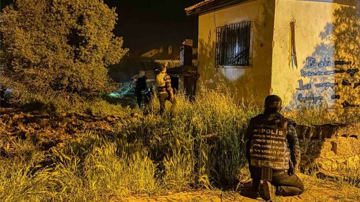 Uşak'ta Polis Ekibine Silahlı Saldırı, 2 Polis Yaralandı