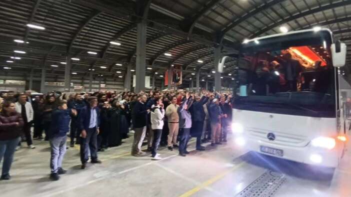 Uşak’tan İlk Hacı Kafilesi Dualarla Yola Çıktı