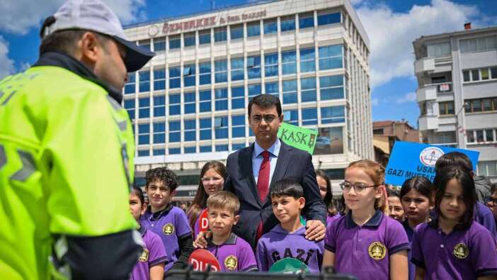 Uşak’ta Trafik Haftası’nda Vali Kartal’dan Güvenli Yolculuk Vurgusu
