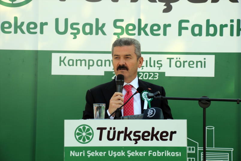 aa-20221006-29087112-29087109-nuri-seker-usak-seker-fabrikasinda-97-pancar-alim-kampanyasi-basladi.jpg