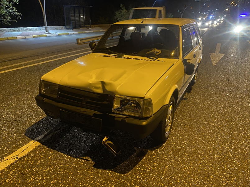 aa-20221017-29182271-29182269-usakta-otomobilin-carptigi-universite-ogrencisi-agir-yaralandi.jpg