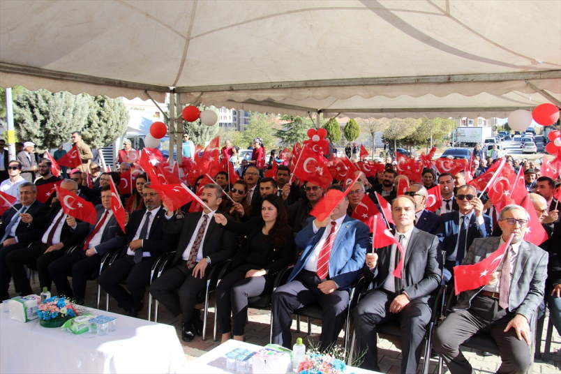 aa-20221025-29249953-29249950-usakta-ilk-evim-ilk-is-yerim-projesi-kapsaminda-ilk-temel-atildi.jpg