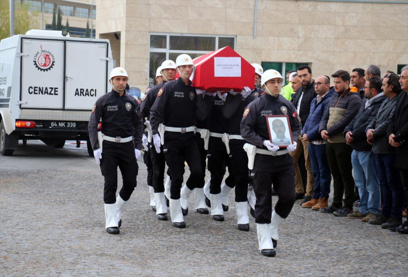 aa-20221119-29477293-29477288-usakta-kalp-krizi-sonucu-yasamini-yitiren-polis-memuru-icin-toren-duzenlendi.jpg