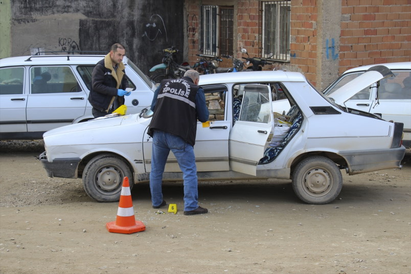 aa-20221205-29651510-29651508-usakta-silahli-saldiriya-ugrayan-baba-ogul-agir-yaralandi.jpg