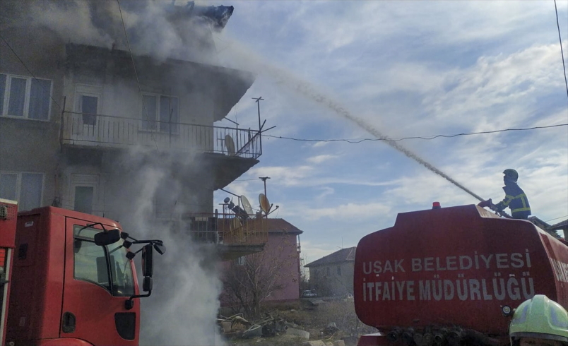 aa-20230110-29954388-29954387-usakta-3-katli-apartmanda-cikan-yangin-sonduruldu.jpg