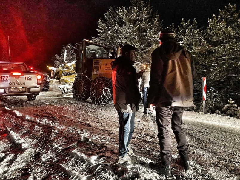 aa-20230203-30166979-30166977-kutahyada-dagda-mahsur-kalan-60-ogrenci-kurtarildi.jpg