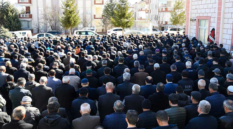 mahmut-bas-cenaze1.jpg