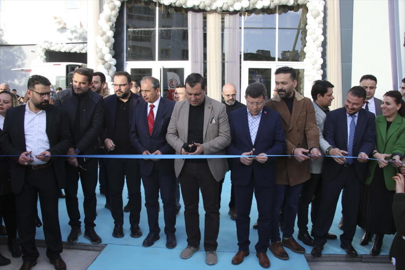 aa-20230418-30891153-30891151-usakta-karaagac-mahallesi-kapali-pazar-yeri-ve-dugun-salonu-acildi.jpg