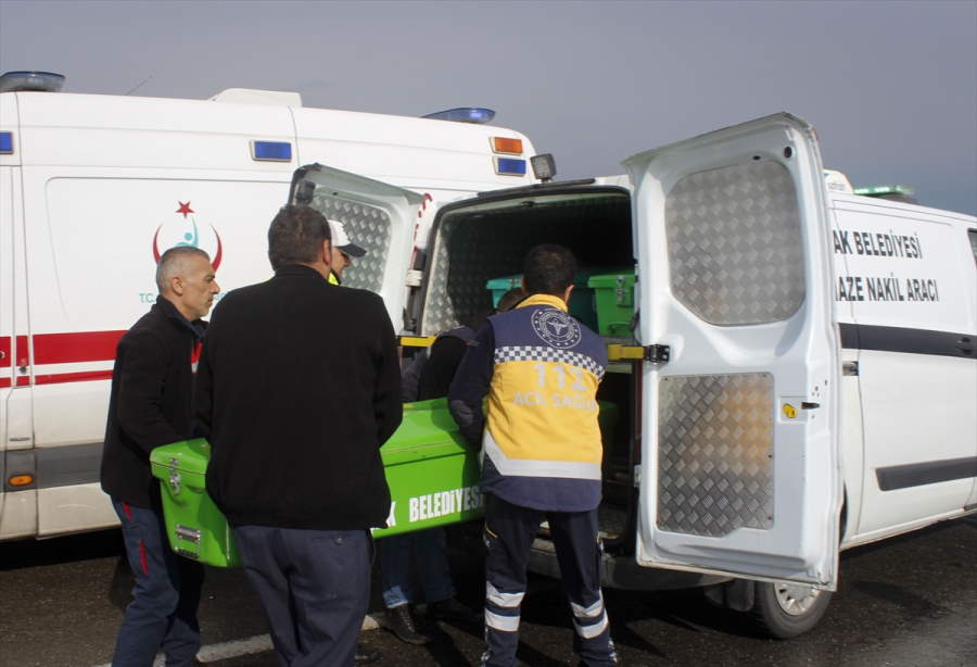 aa-20230423-30940793-30940792-usakta-otomobille-carpisan-motosikletin-surucusu-oldu.jpg
