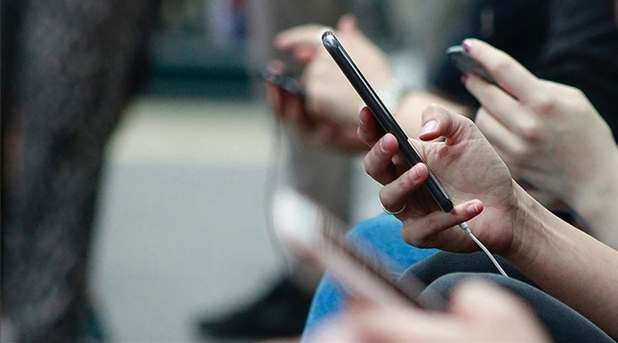 2023/04/27/mobil-telefon-cep-telefonu.jpg