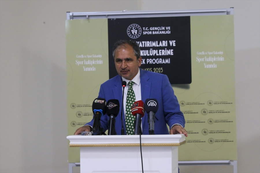 aa-20230503-31030585-31030581-usakta-amator-spor-kuluplerine-ayni-ve-nakdi-destek.jpg