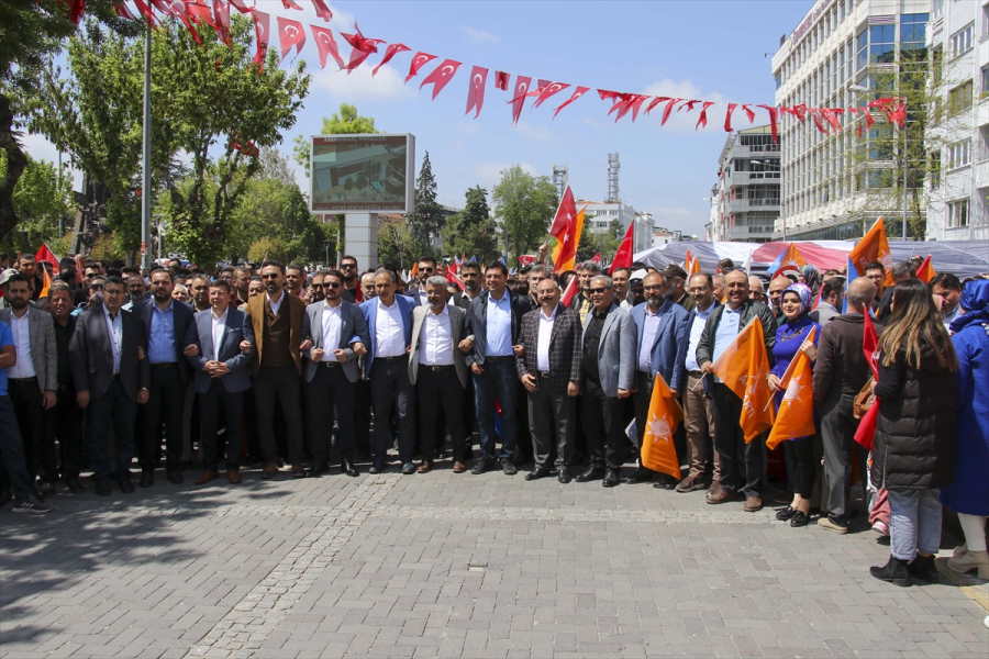 aa-20230513-31128802-31128799-ak-parti-usak-il-baskanliginca-yuruyus-duzenlendi.jpg