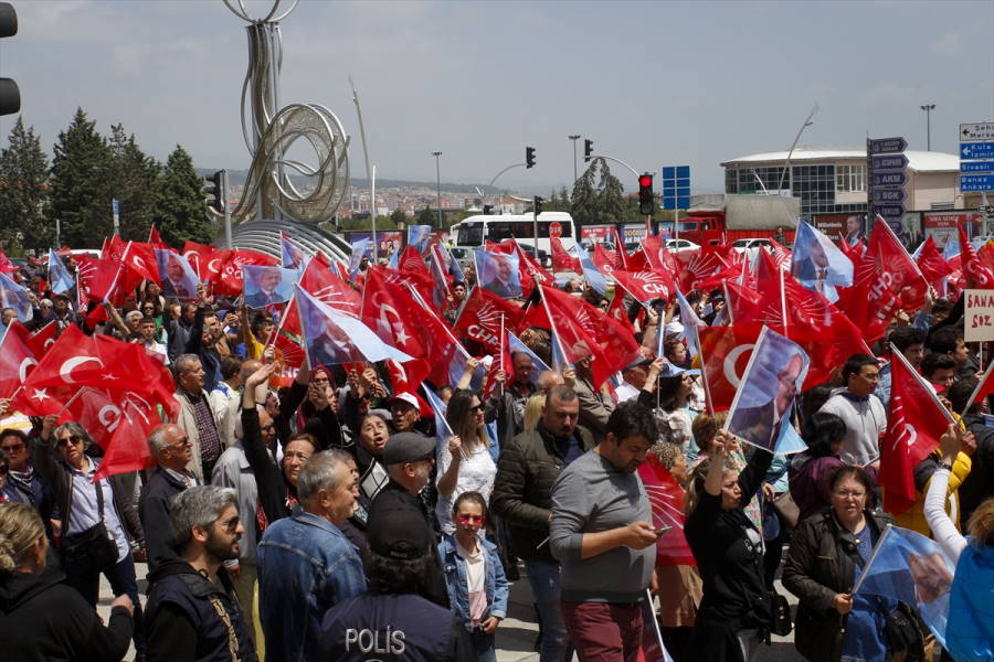 aa-20230513-31128870-31128867-usakta-chp-usak-il-baskanliginca-yuruyus-duzenlendi.jpg