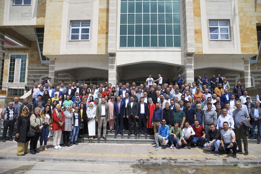 aa-20230529-31276210-31276208-usak-milletvekili-secilen-ismail-gunes-ve-fahrettin-tugrul-mazbatalarini-aldi.jpg