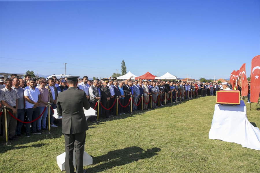 aa-20230624-31516443-31516436-sehit-piyade-sozlesmeli-er-ozcan-kaya-son-yolculuguna-ugurlandi.jpg