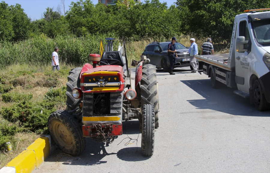usakta-zincirleme-kazada-3-kisi-yaralandi-3.jpg