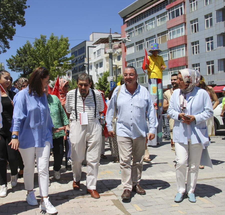 usakta-5-uluslararasi-tiyatro-festivali-basladi-3.jpg