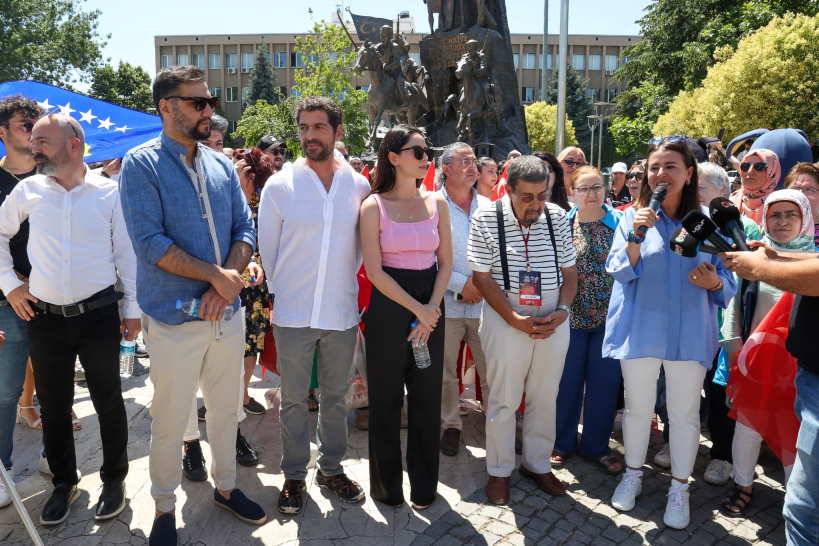 usak-belediyesi-5-uluslararasi-tiyatro-festivali-5.jpg