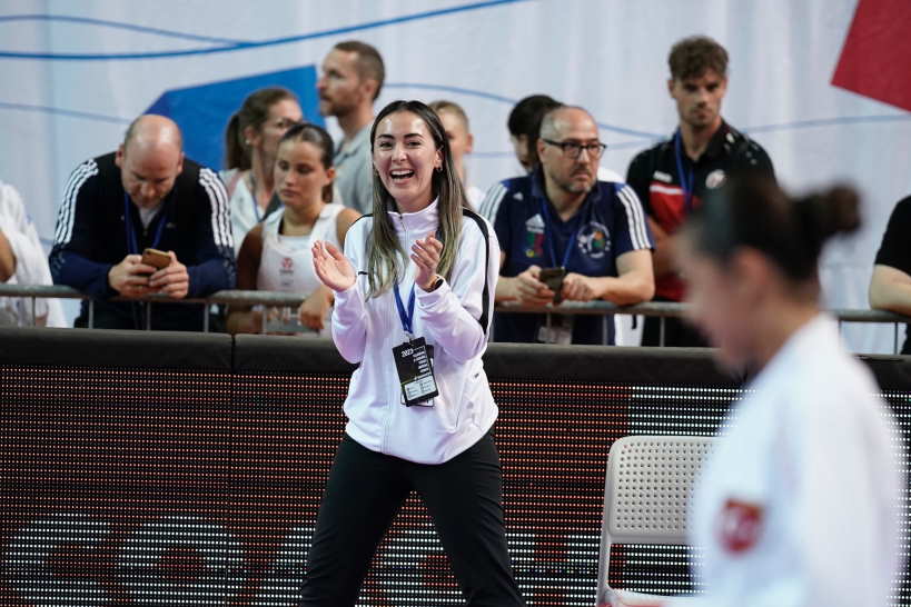 usak-karate-ozlem-spor-klubu-bas-antrenoro-ozlem-gungor.jpeg