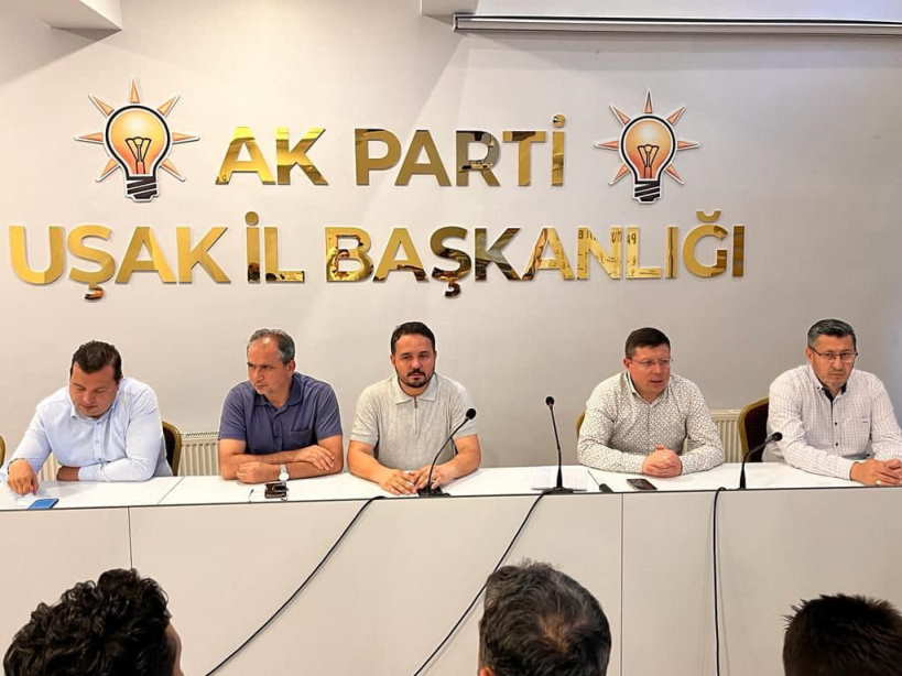 ak-parti-usak-yeni-yonetim-kurulu-2.jpg