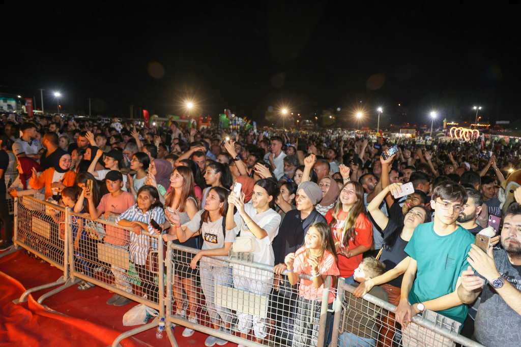huseyin-kagit-gurbetci-festivali-4.jpg