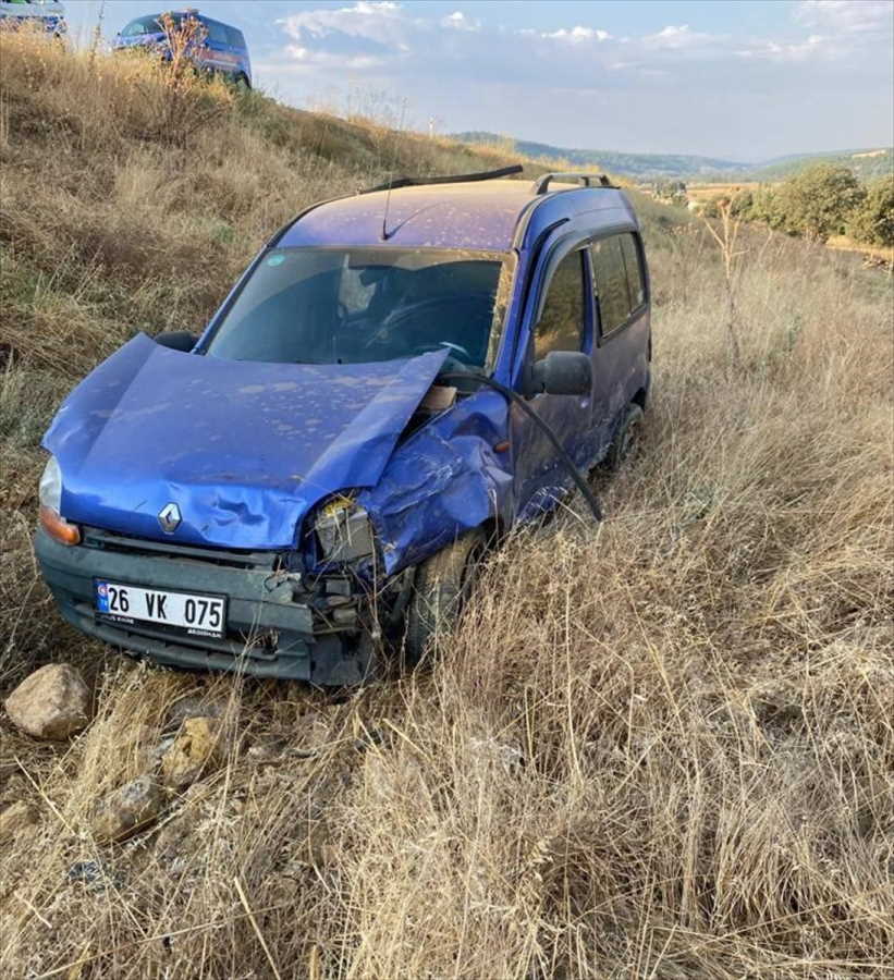 usaktaki-2-trafik-kazasinda-5-kisi-yaralandi.jpg
