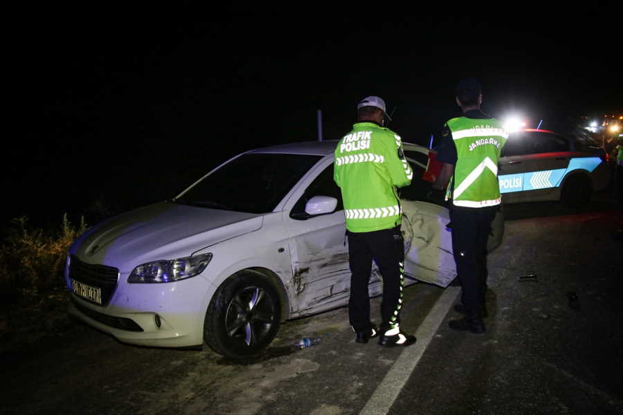 usaktaki-trafik-kazasinda-2-kisi-yaralandi-3.jpg