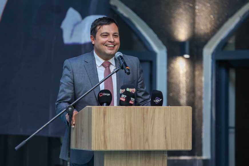 usak-belediyesi-yoresel-urunler-carsisi-2.jpg