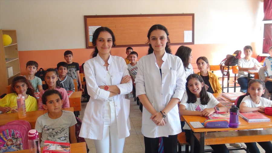 usakli-ikizler-ayni-okula-atandi-3.jpg