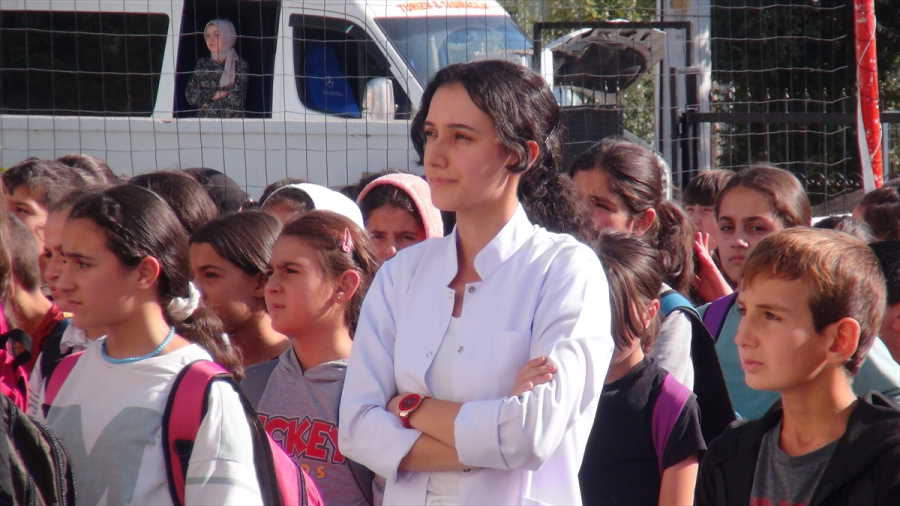 usakli-ikizler-ayni-okula-atandi-4.jpg