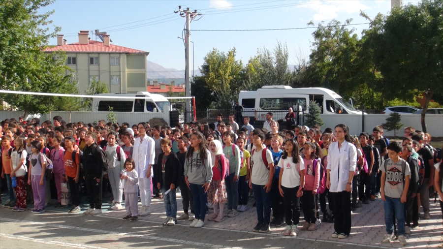 usakli-ikizler-ayni-okula-atandi-5.jpg