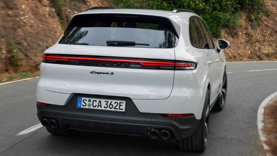 2024-porsche-cayenne-s-e-hybrid-2.jpg