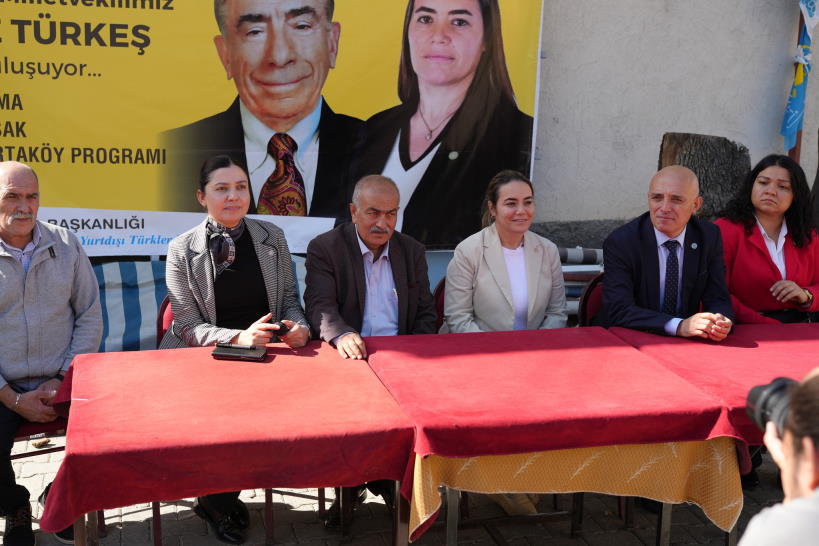 ayyuce-turkes-usak-ziyareti-2.jpg