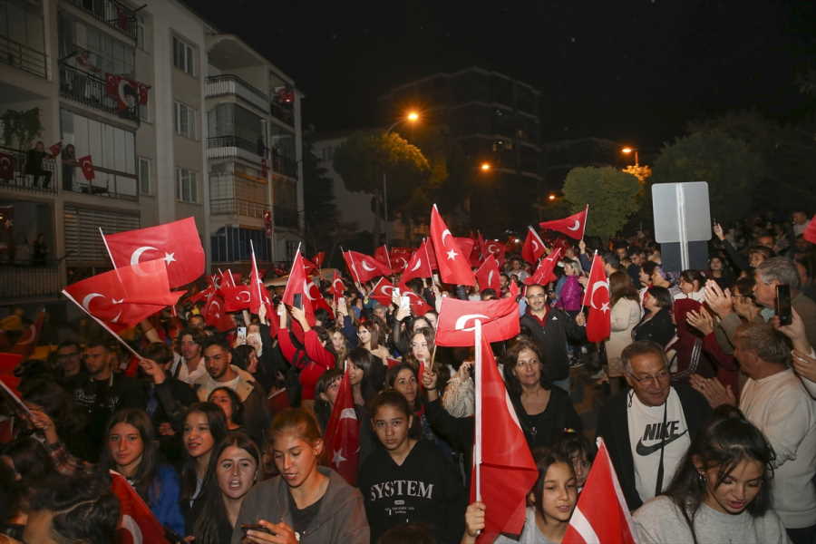 usakta-cumhuriyetin-100-yilinda-fener-alayi-2.jpg