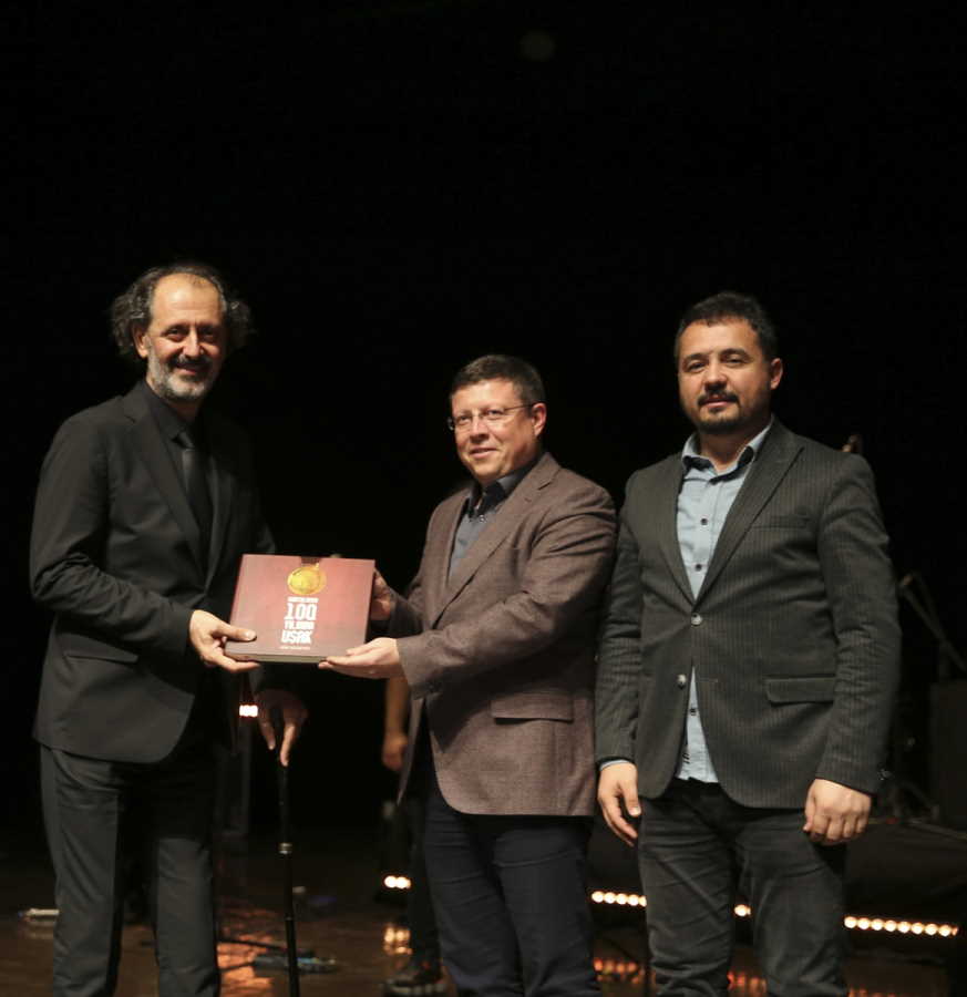 usak-belediyesi-necip-fazil-kisakureki-anma-gecesi-duzenlendi-5.jpg