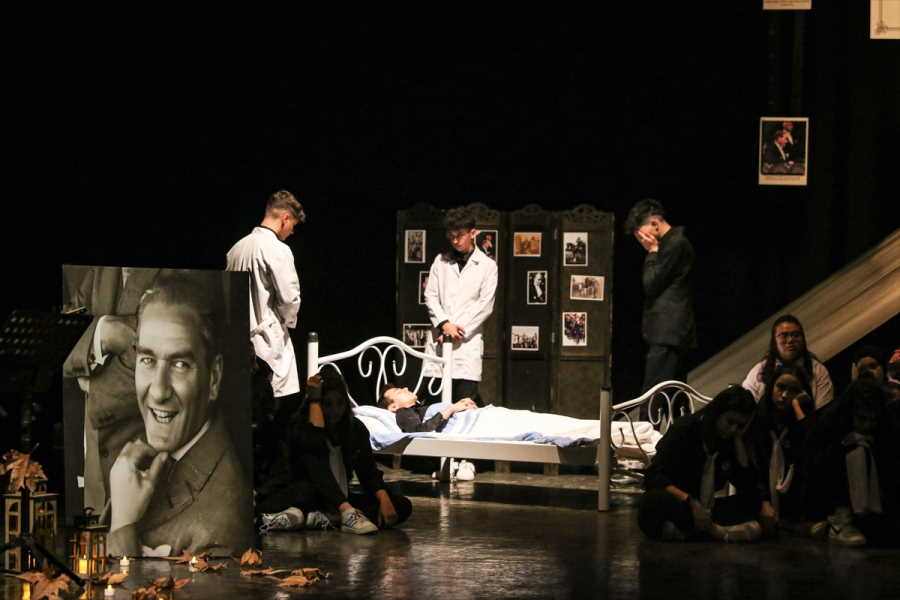 usak-akm-ataturku-anma-programi-1.jpg