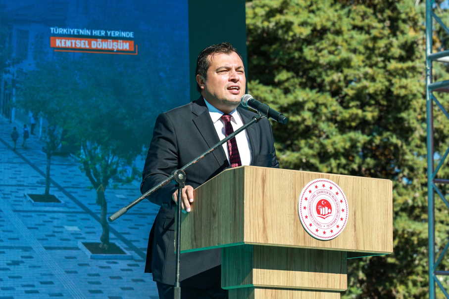 usak-ismetpa-caddesi-acilis-toreni-2.jpg